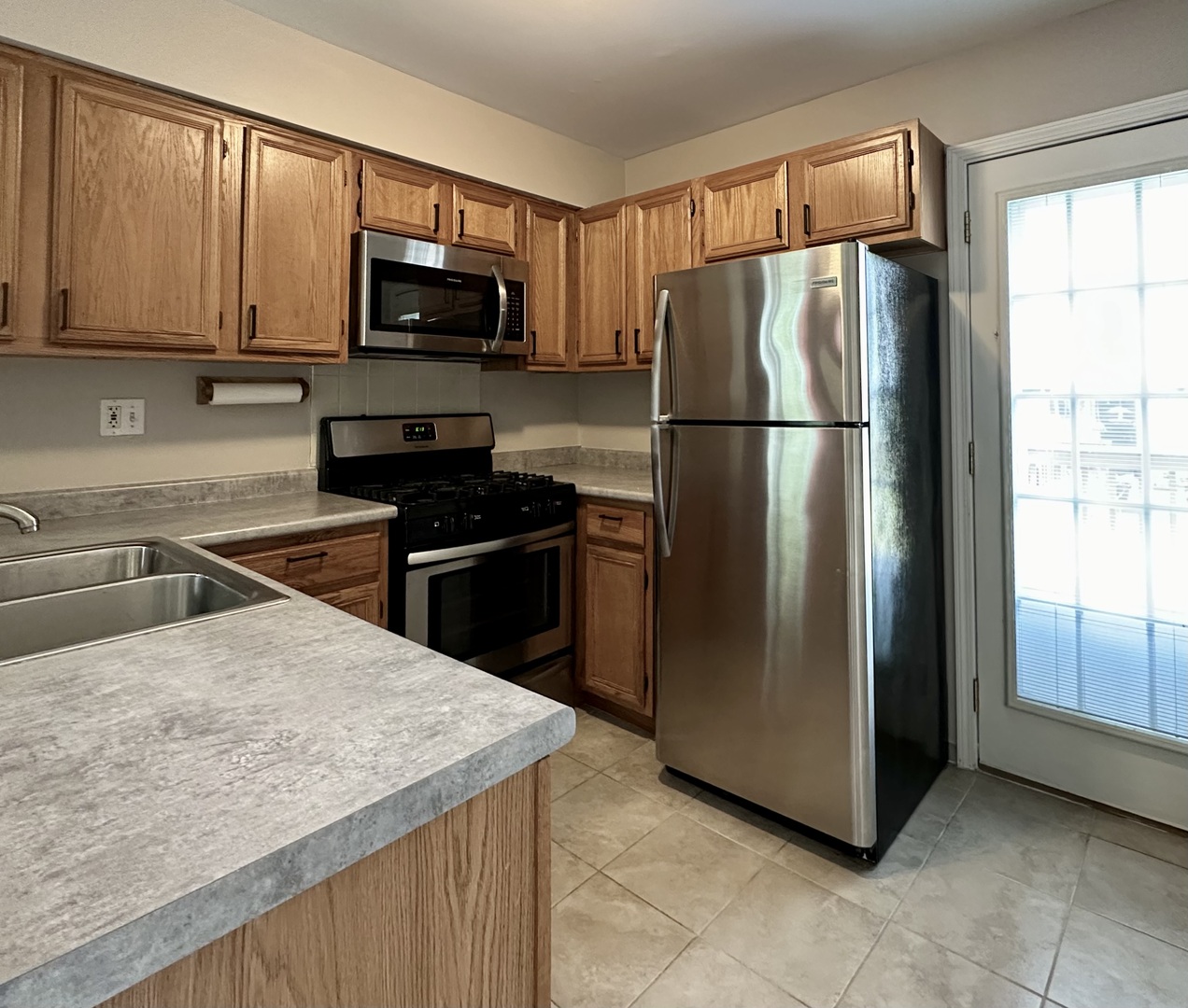 2450 Devonshire Court, Aurora, IL 60502