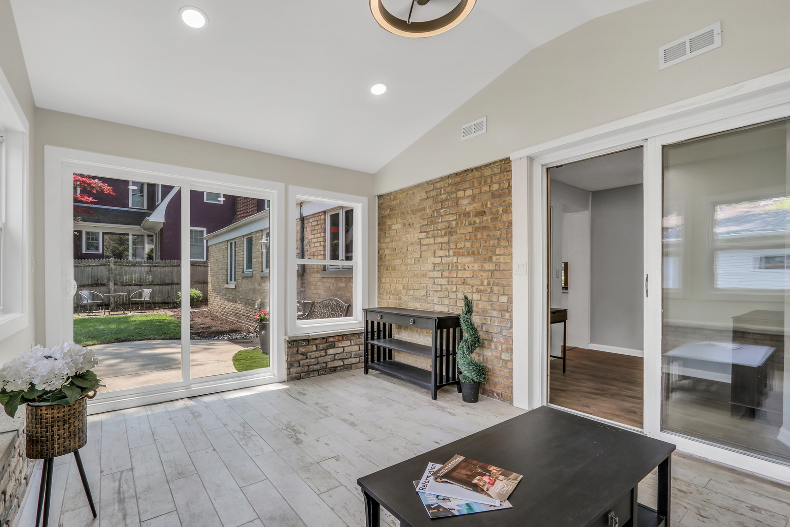 400 Wedgemere Place, Libertyville, IL 60048