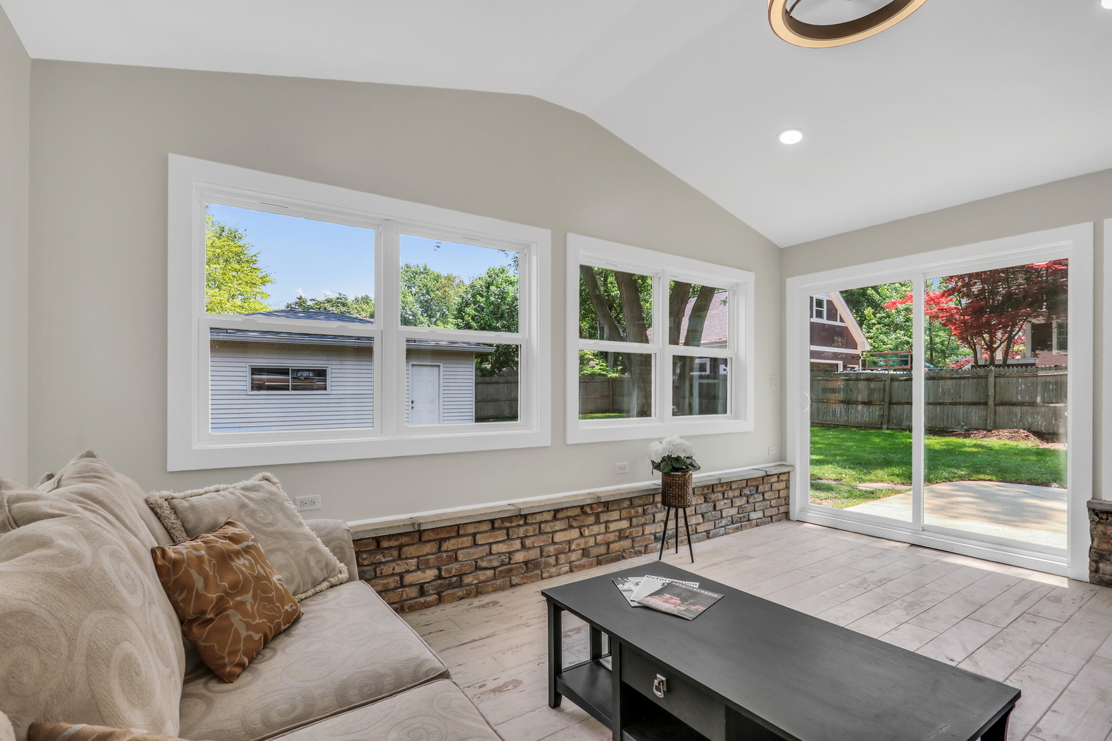 400 Wedgemere Place, Libertyville, IL 60048