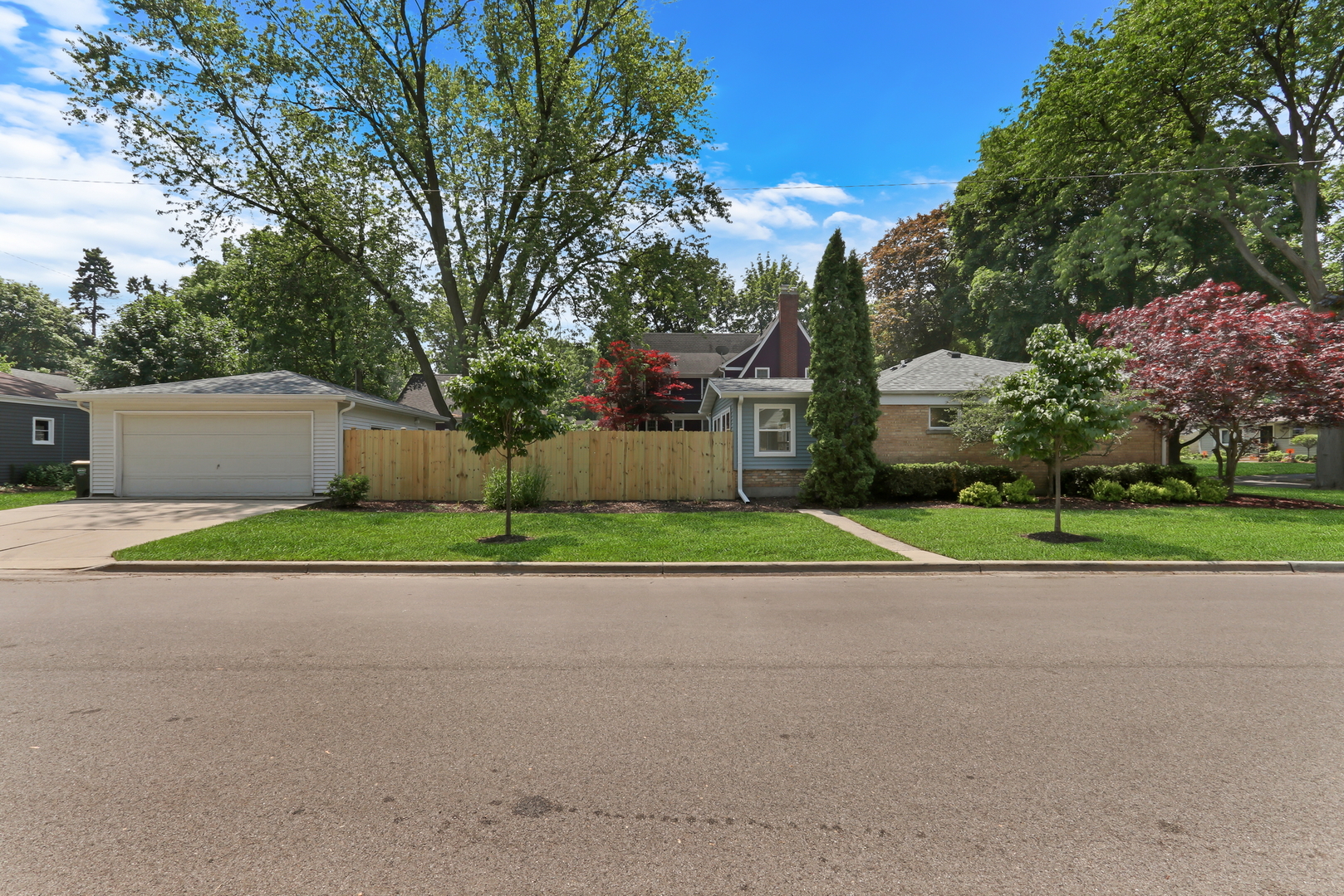 400 Wedgemere Place, Libertyville, IL 60048