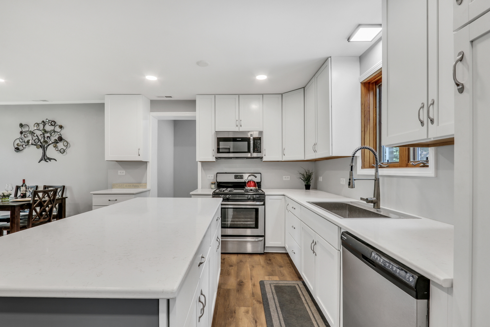 400 Wedgemere Place, Libertyville, IL 60048