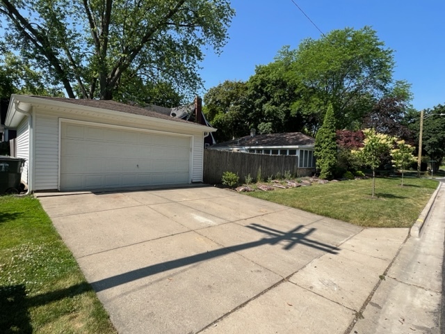 400 Wedgemere Place, Libertyville, IL 60048