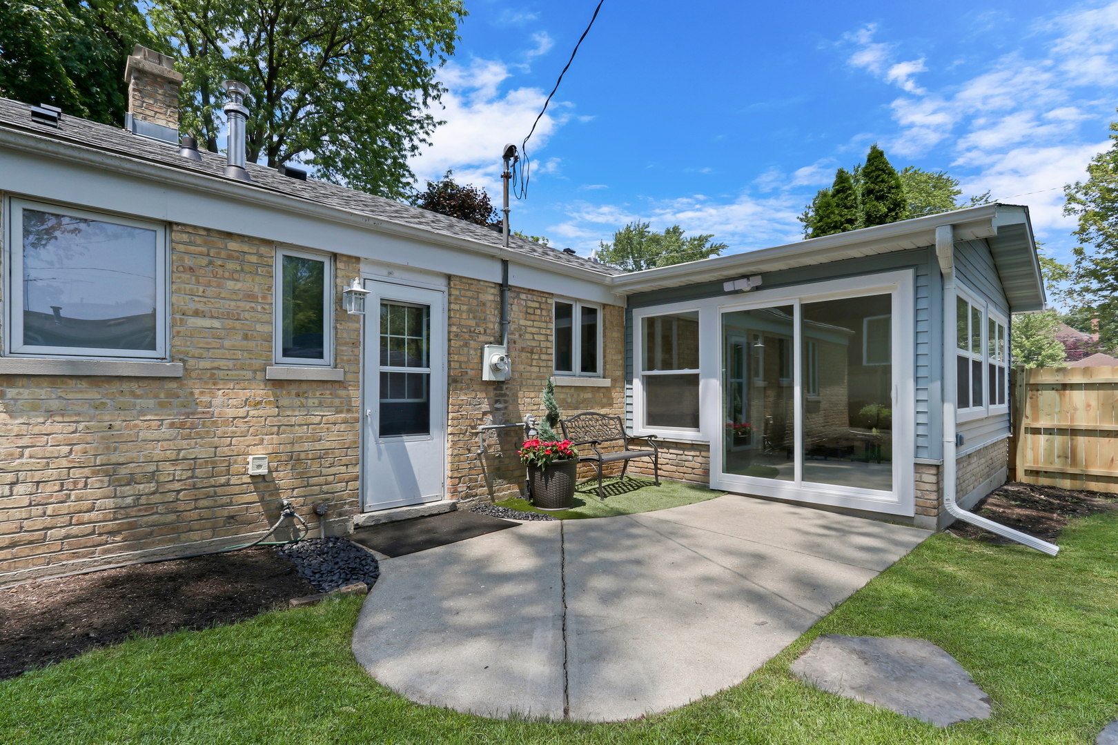 400 Wedgemere Place, Libertyville, IL 60048