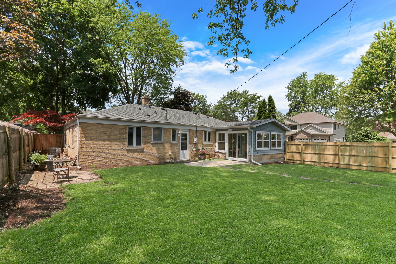 400 Wedgemere Place, Libertyville, IL 60048