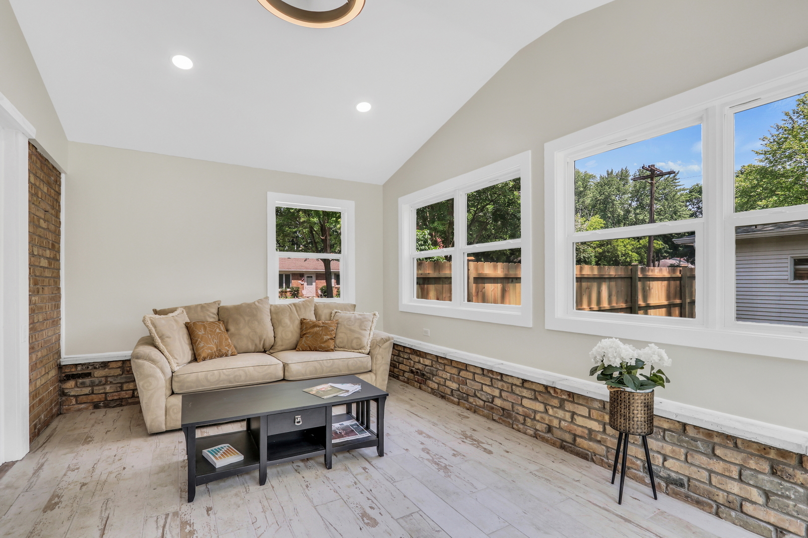 400 Wedgemere Place, Libertyville, IL 60048