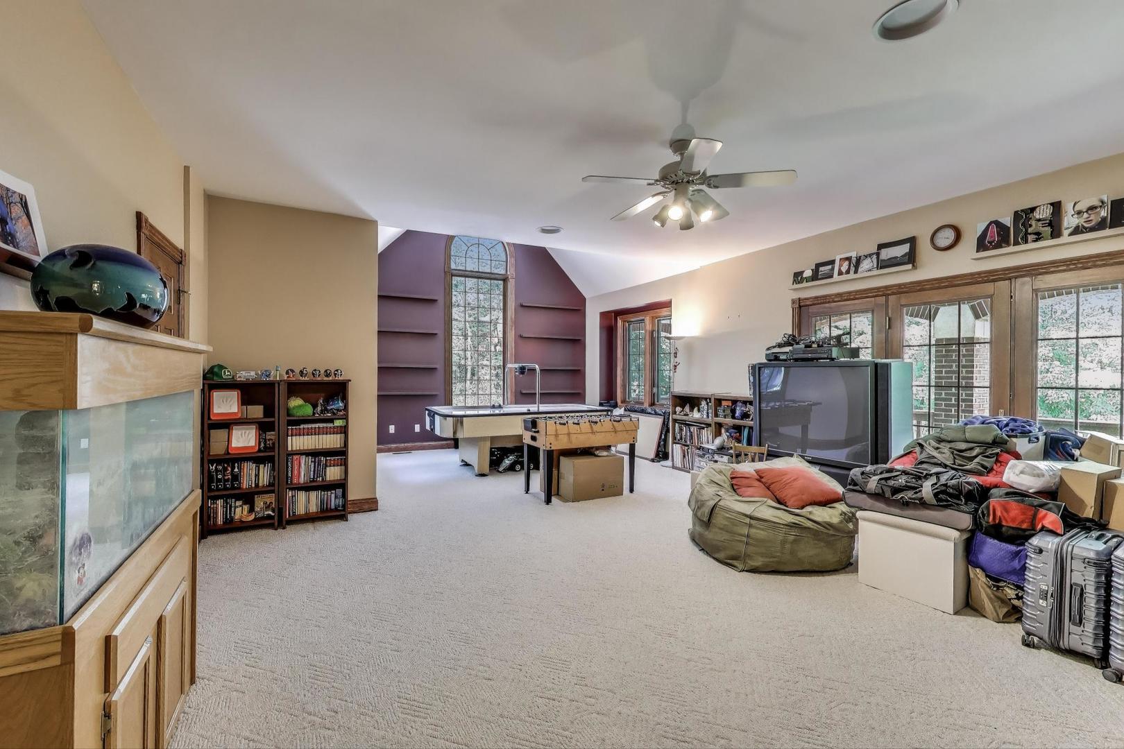 273 Bridlewood Lane, Valparaiso, IN 46385