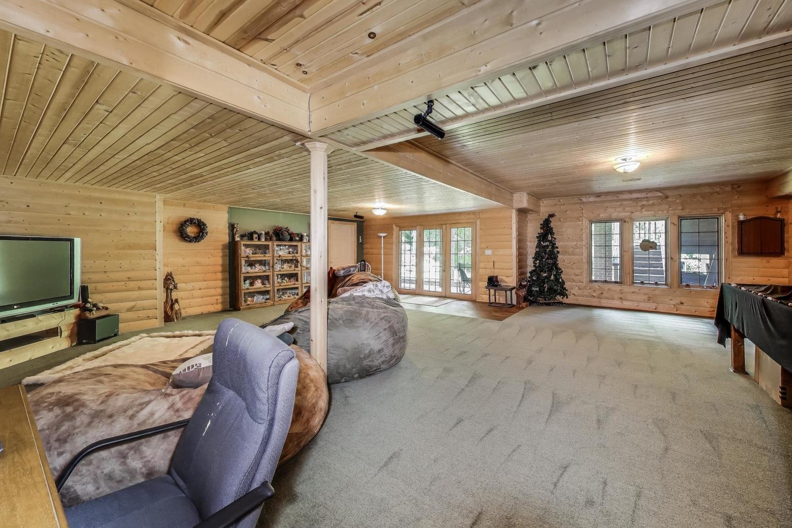 273 Bridlewood Lane, Valparaiso, IN 46385