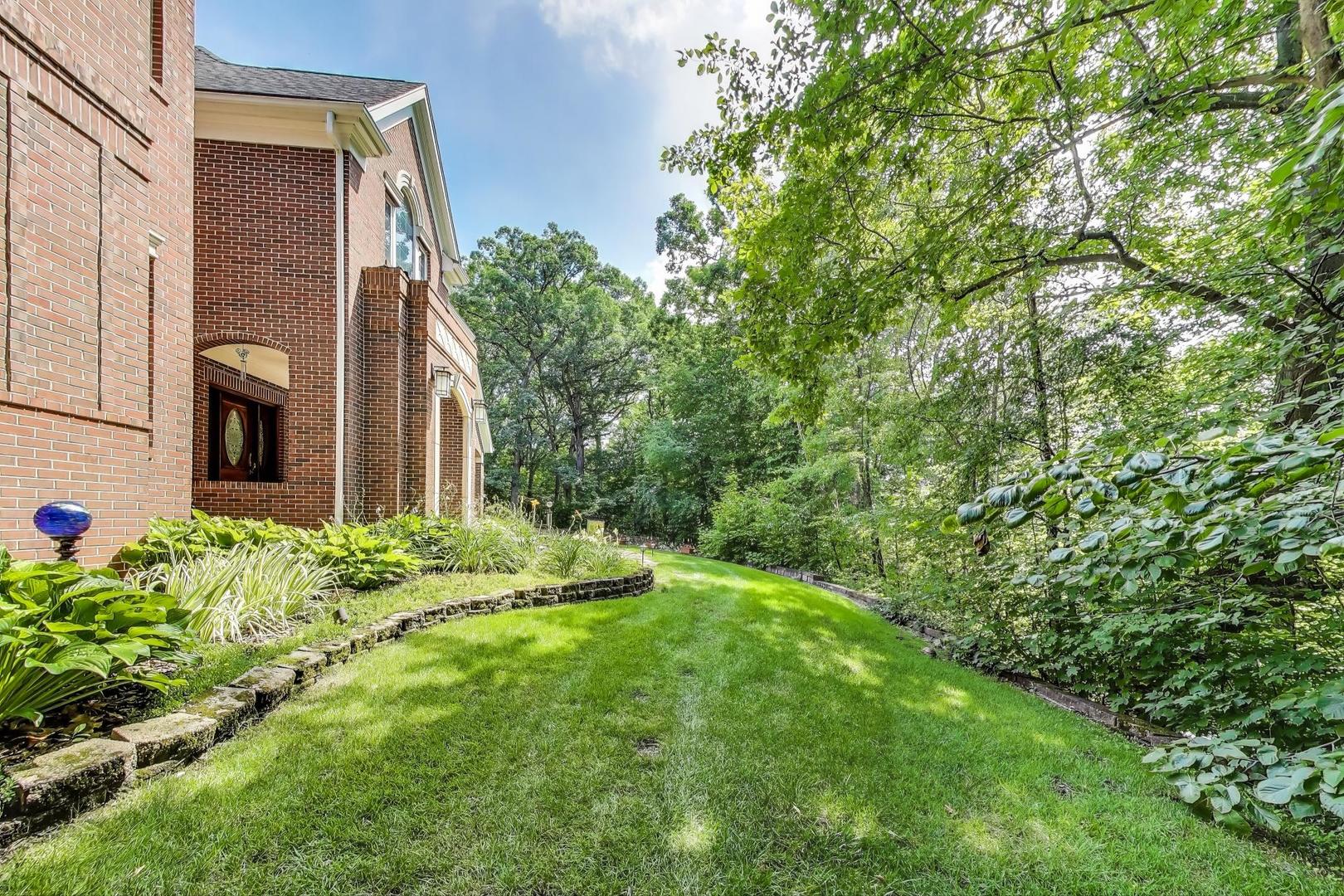 273 Bridlewood Lane, Valparaiso, IN 46385