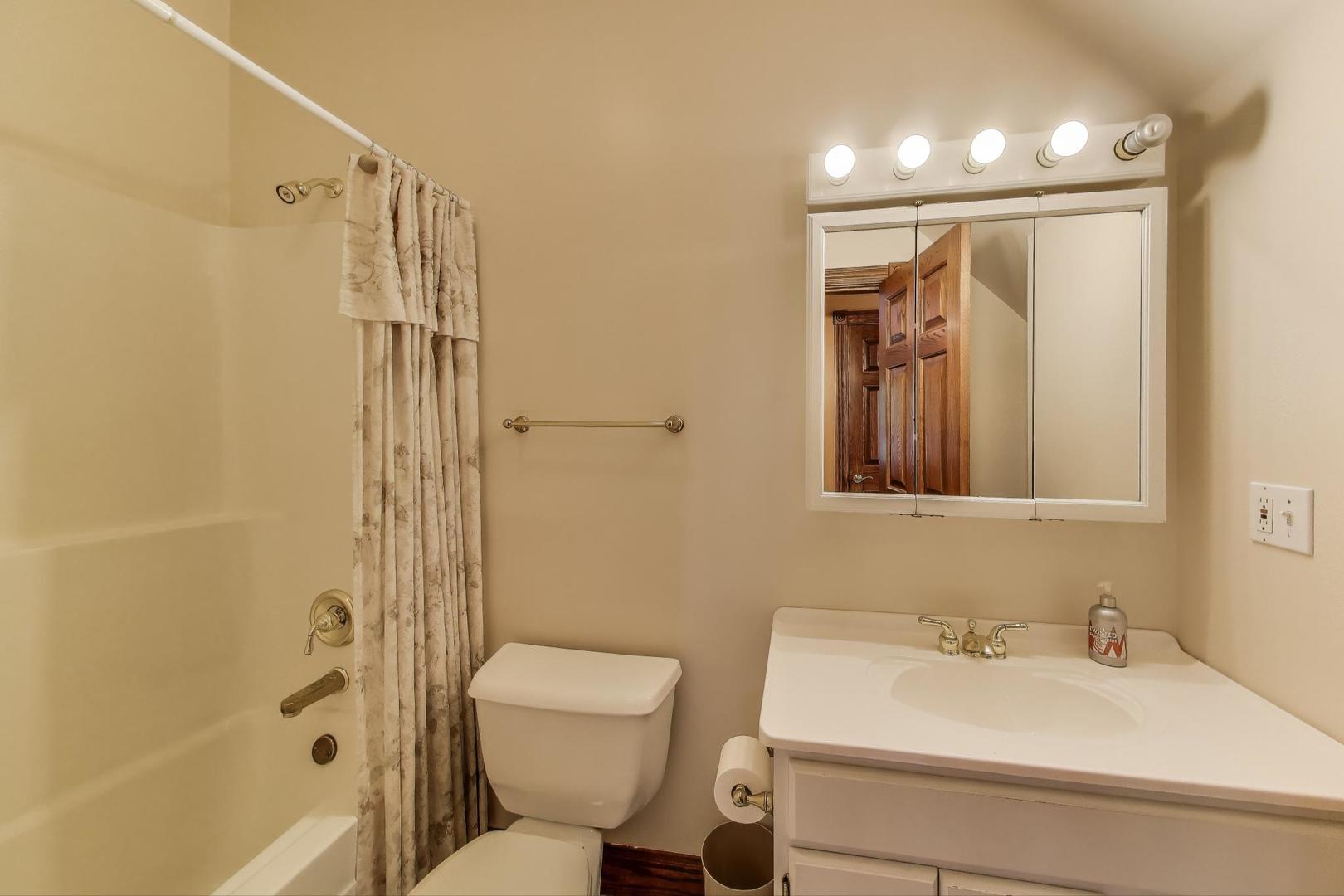 273 Bridlewood Lane, Valparaiso, IN 46385