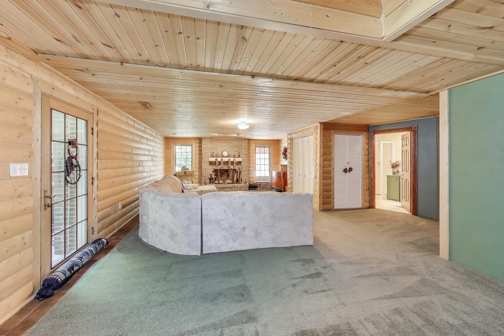 273 Bridlewood Lane, Valparaiso, IN 46385