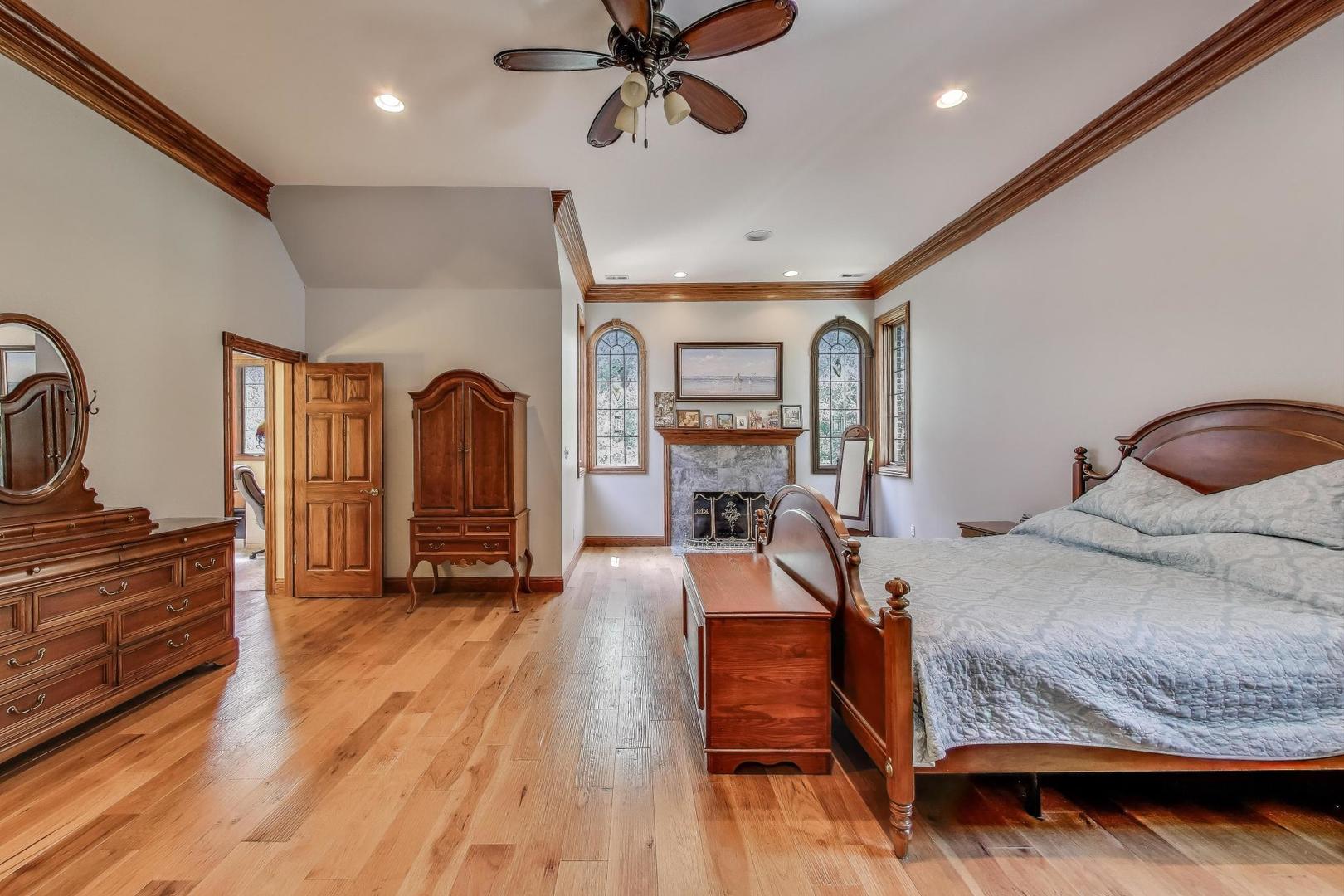 273 Bridlewood Lane, Valparaiso, IN 46385