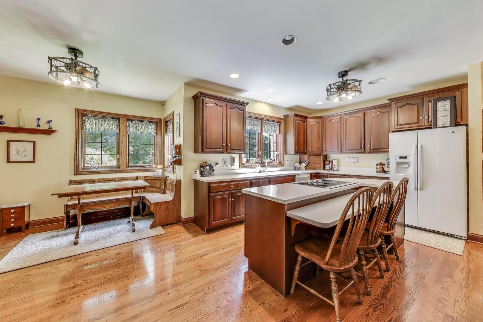 273 Bridlewood Lane, Valparaiso, IN 46385