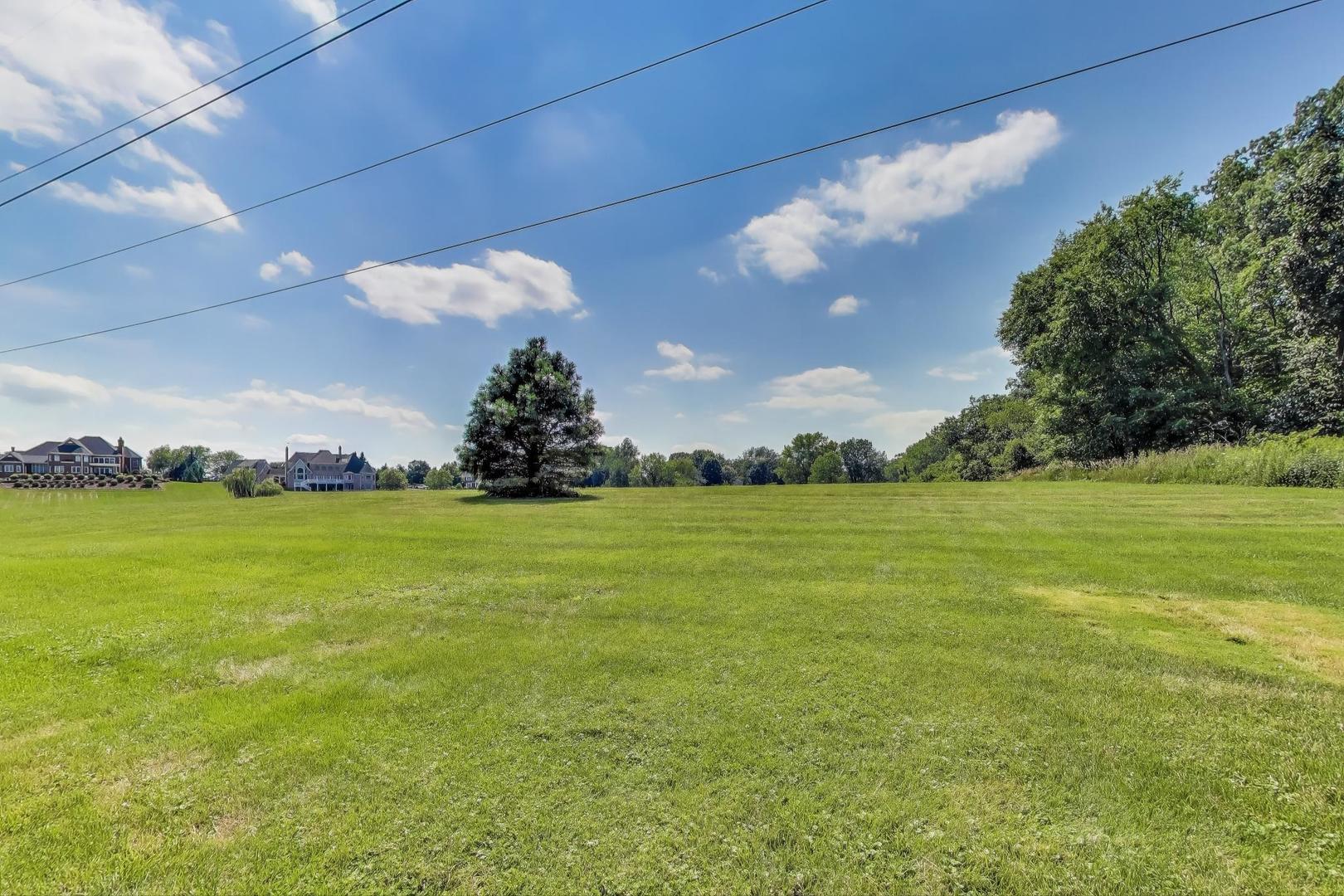 273 Bridlewood Lane, Valparaiso, IN 46385