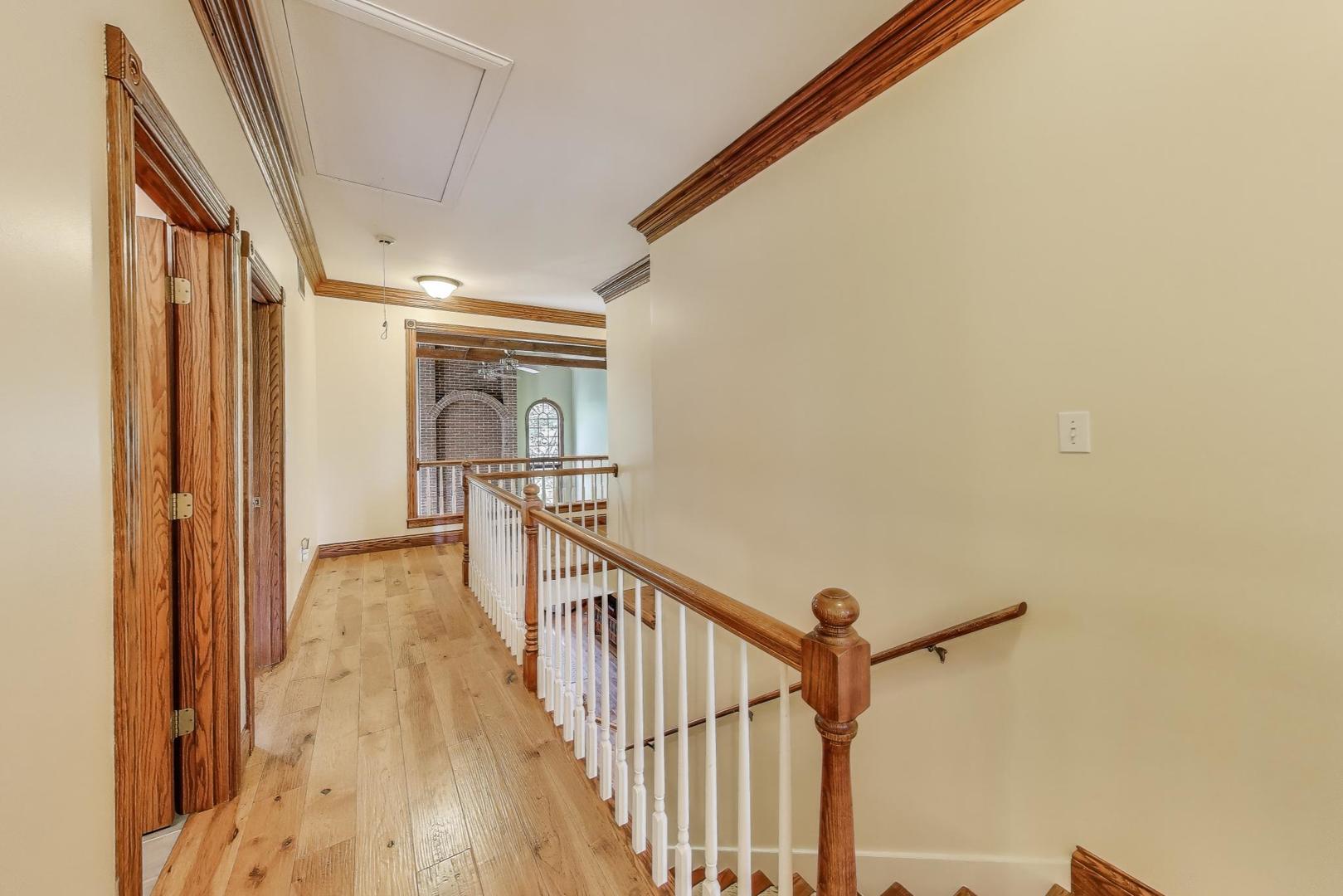 273 Bridlewood Lane, Valparaiso, IN 46385