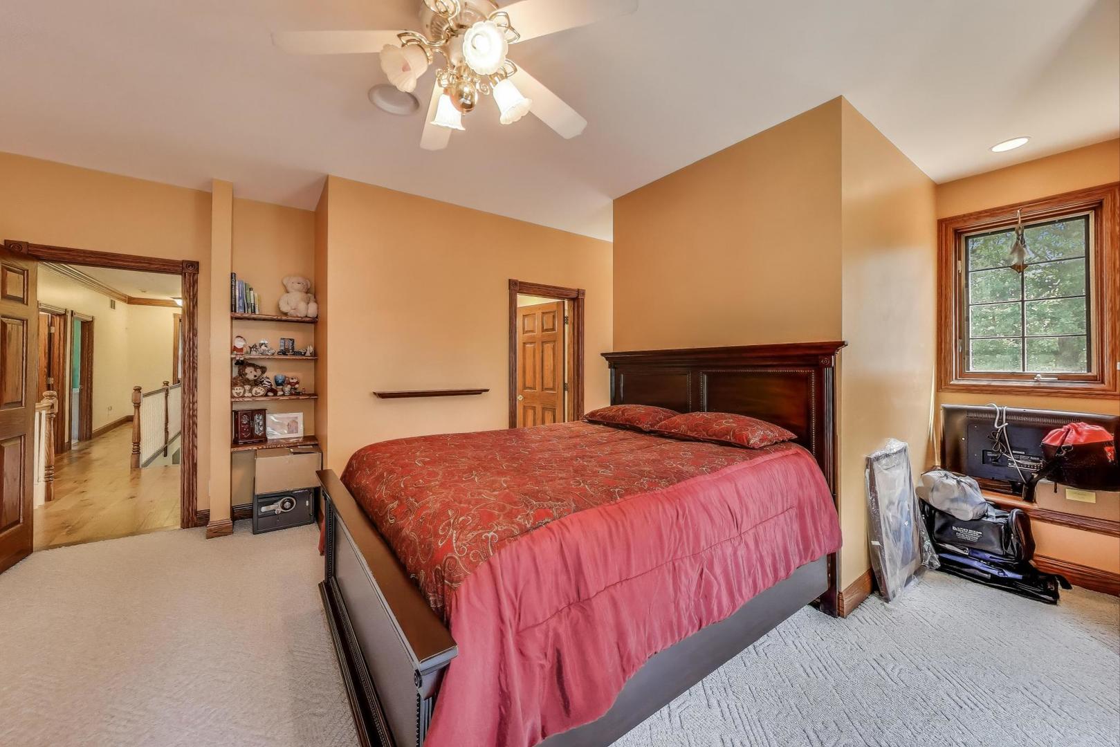 273 Bridlewood Lane, Valparaiso, IN 46385