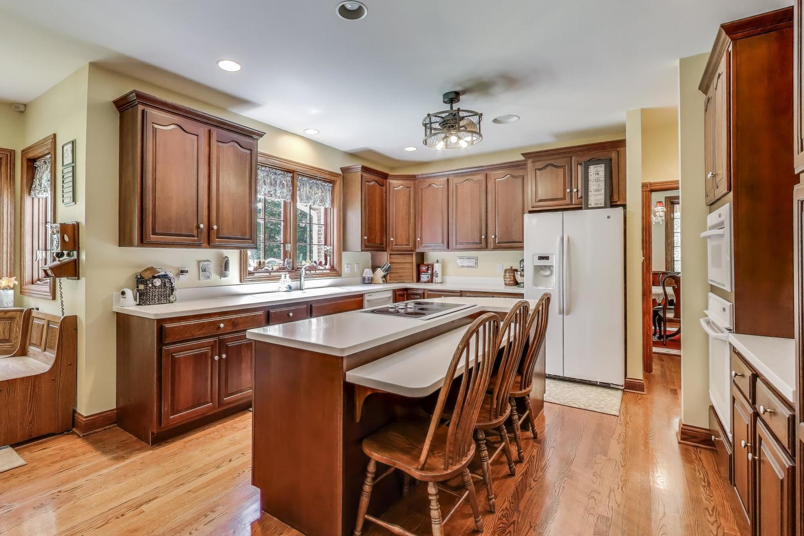 273 Bridlewood Lane, Valparaiso, IN 46385