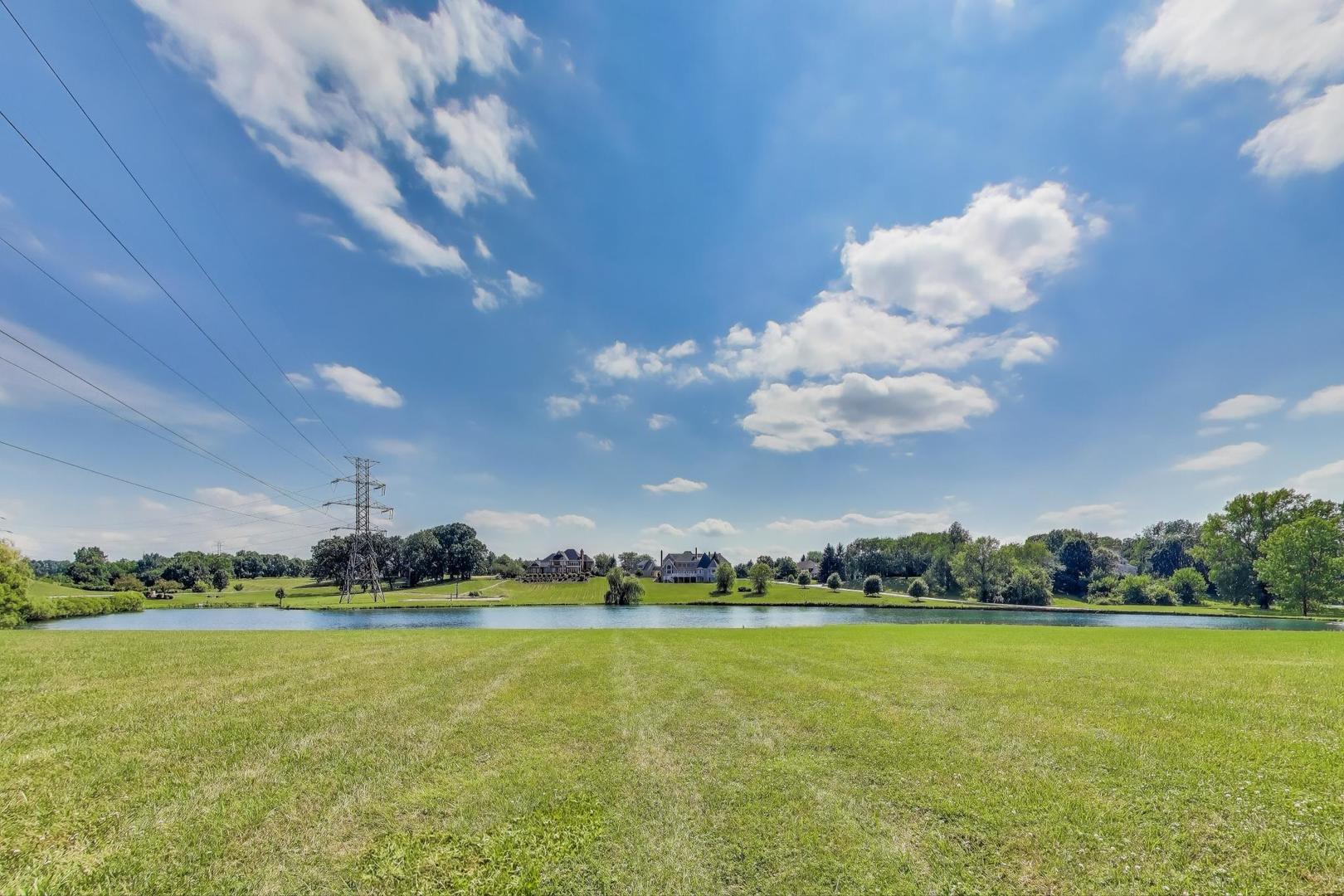 273 Bridlewood Lane, Valparaiso, IN 46385