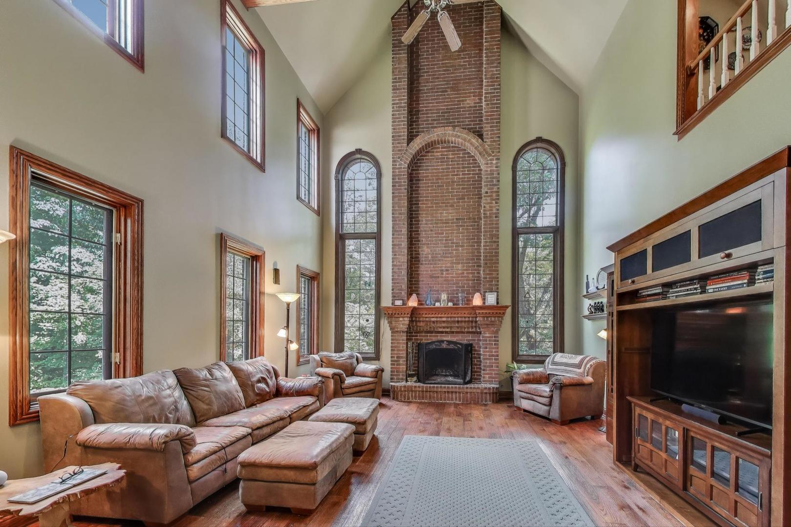 273 Bridlewood Lane, Valparaiso, IN 46385