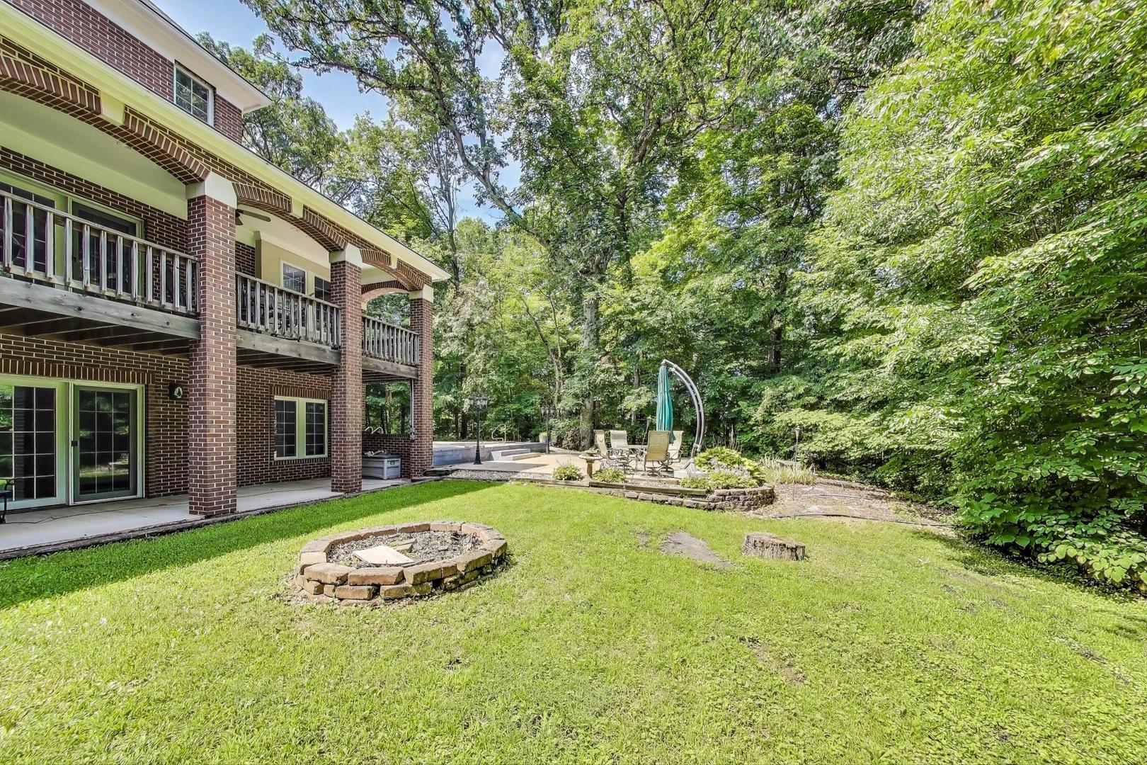 273 Bridlewood Lane, Valparaiso, IN 46385