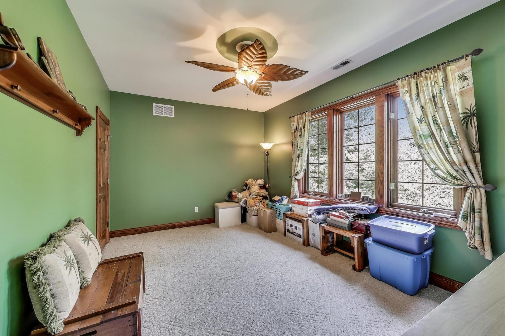 273 Bridlewood Lane, Valparaiso, IN 46385