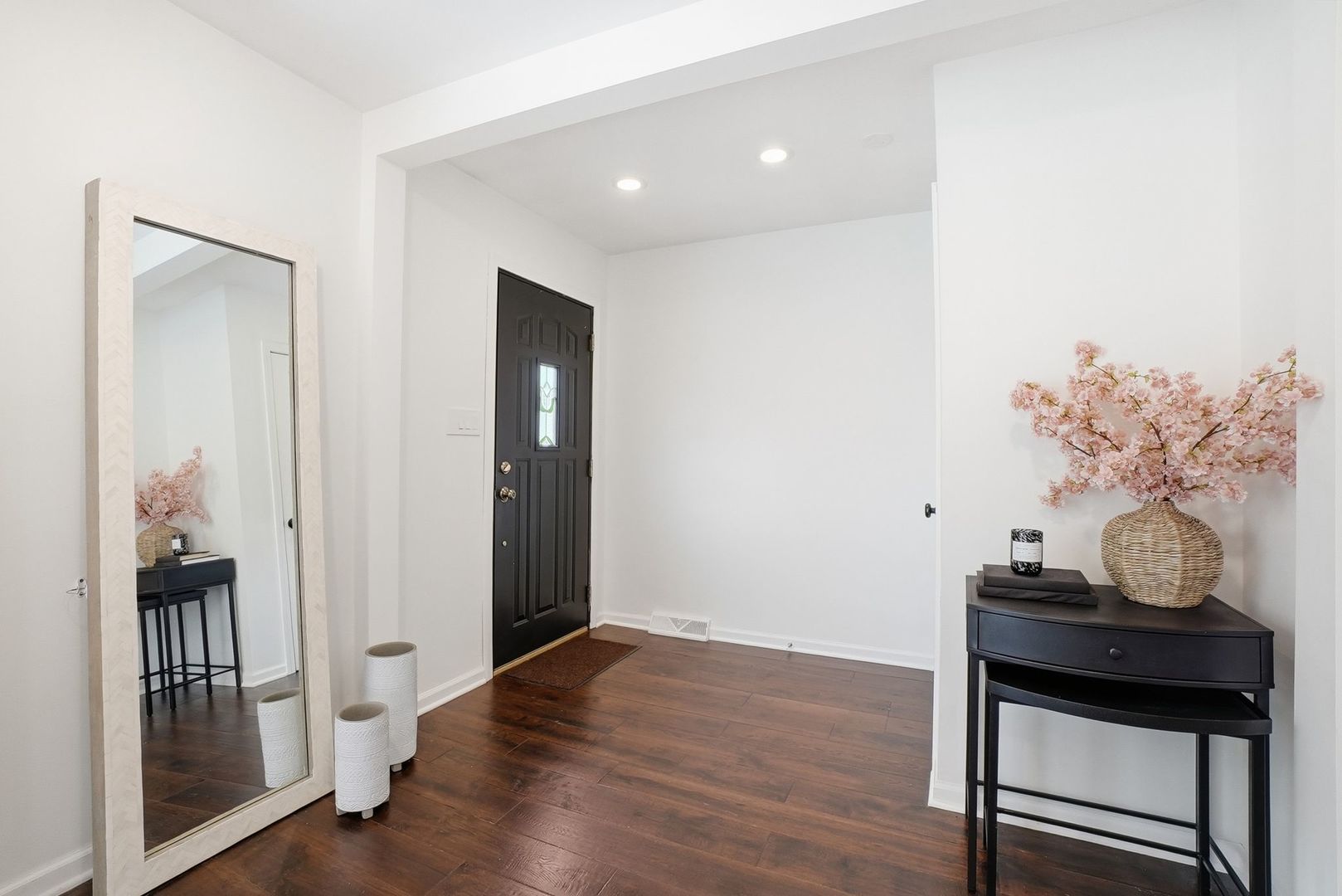 4740 DOUGLAS Road, Downers Grove, IL 60515