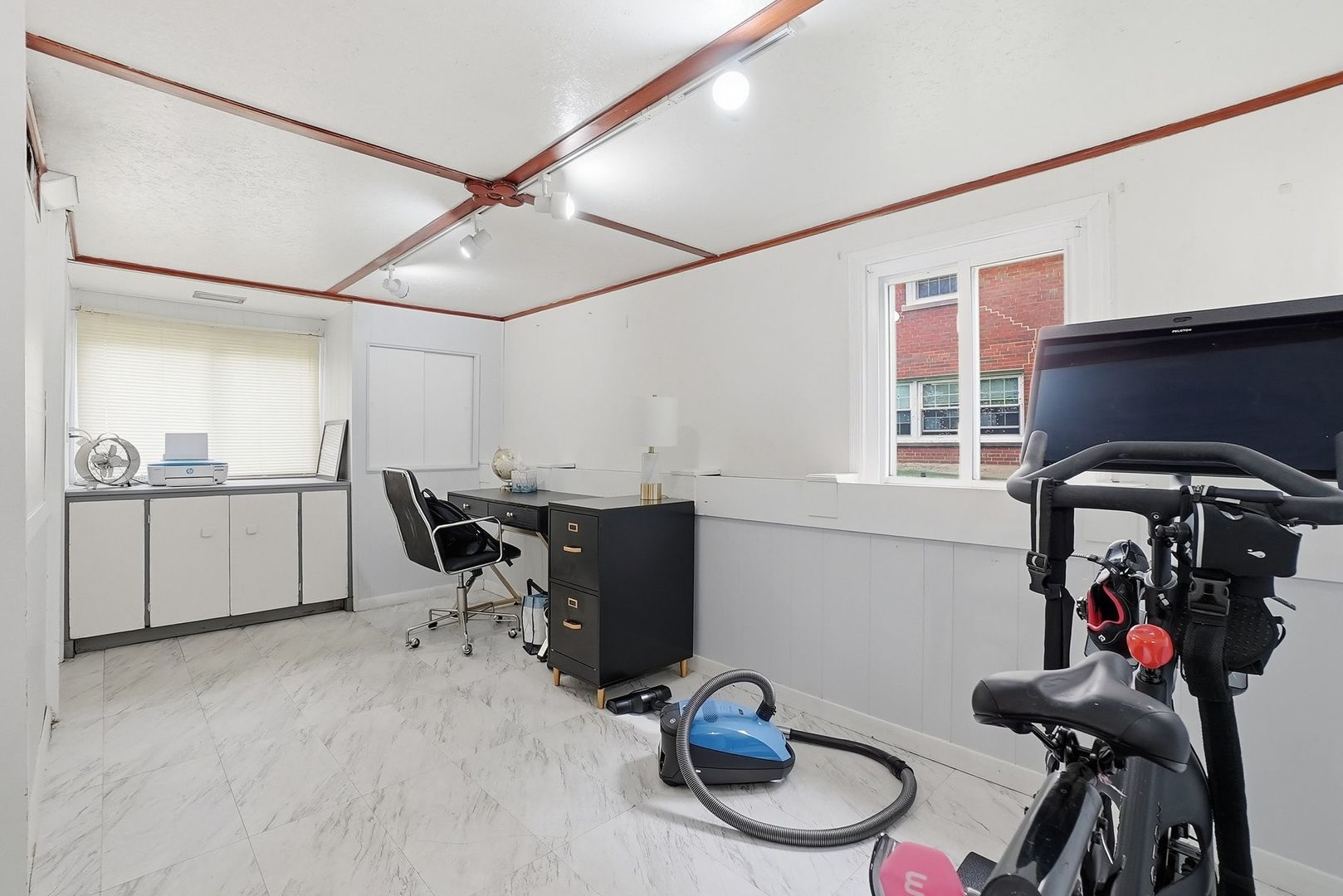 4740 DOUGLAS Road, Downers Grove, IL 60515