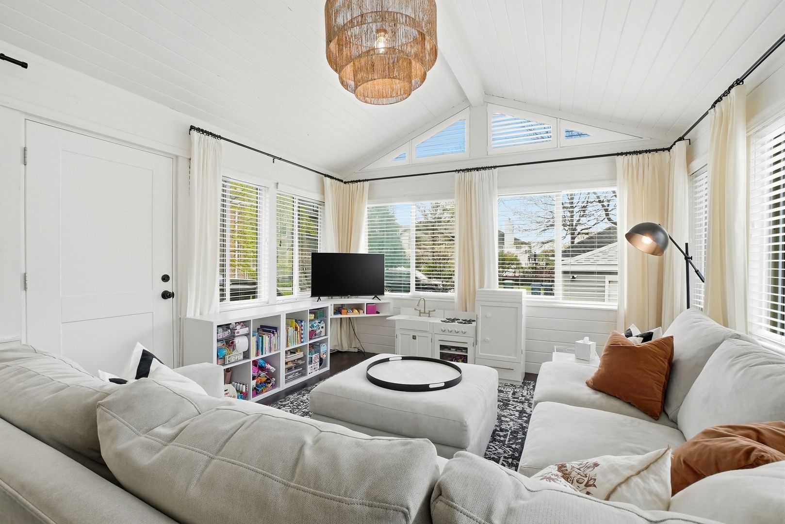 4740 DOUGLAS Road, Downers Grove, IL 60515