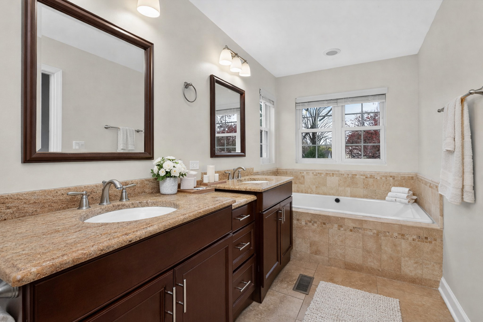 30W251 Mack Road, Warrenville, IL 60555