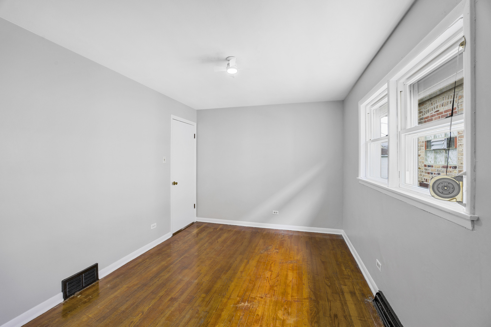 9520 S Yale Avenue, Chicago, IL 60628