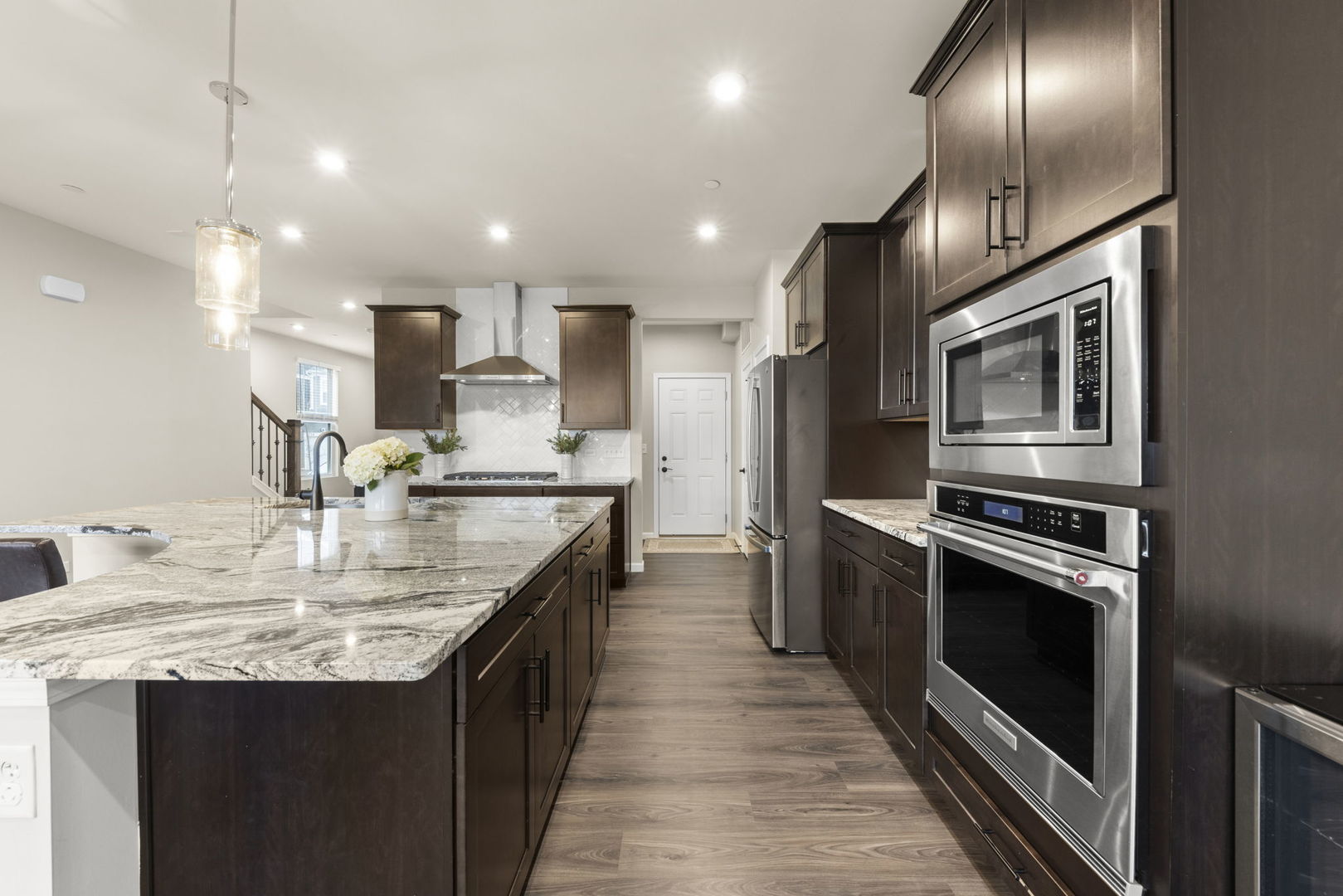 2220 Weatherbee Lane, Naperville, IL 60563