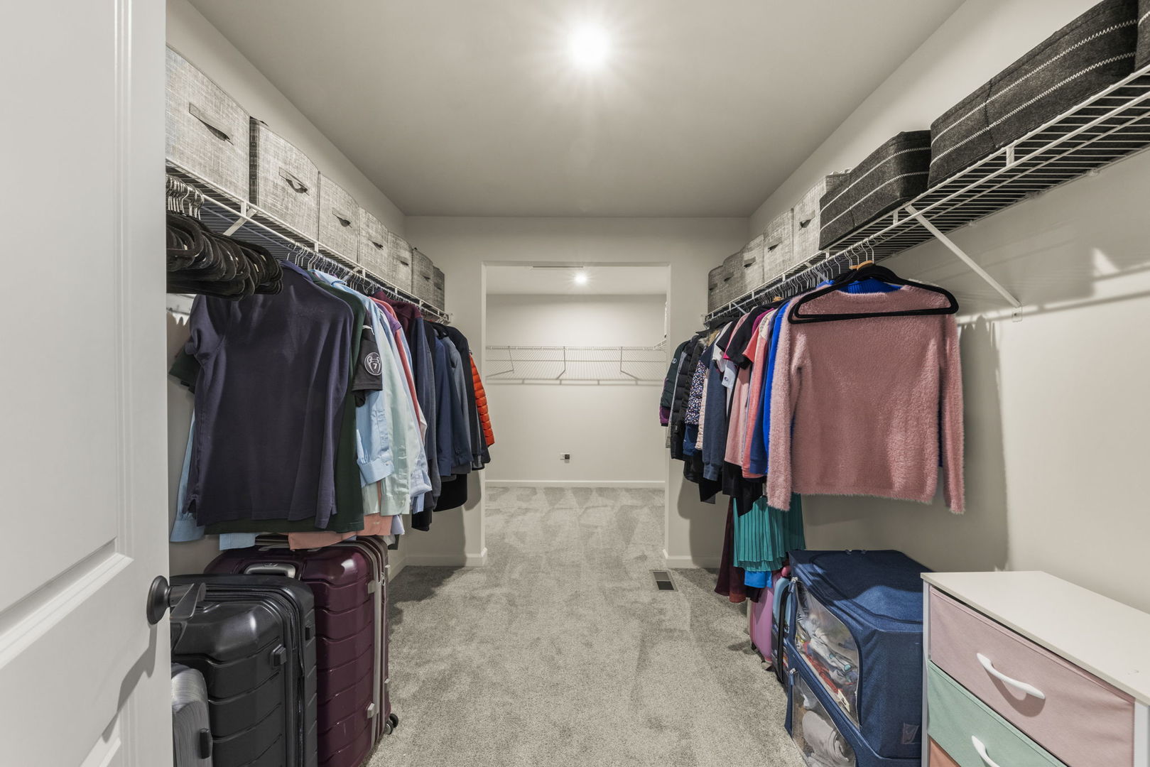 2220 Weatherbee Lane, Naperville, IL 60563