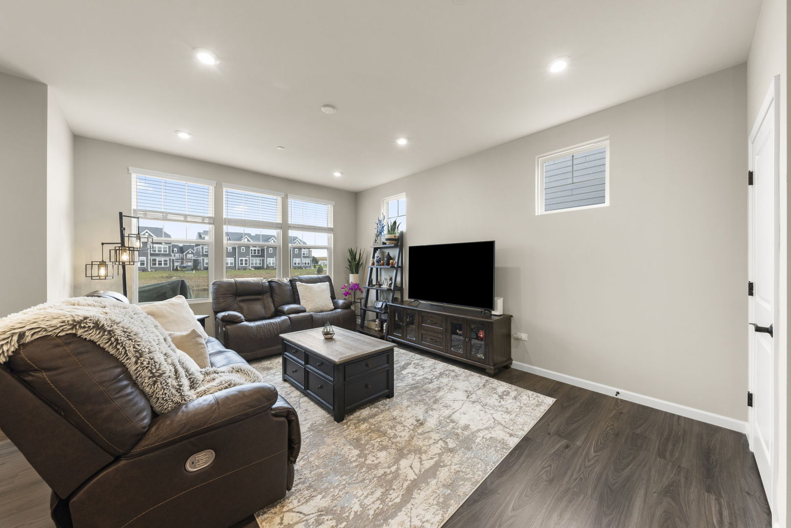 2220 Weatherbee Lane, Naperville, IL 60563