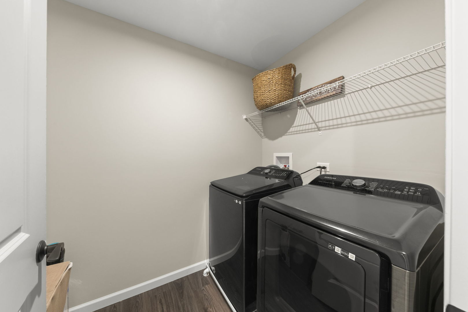 2220 Weatherbee Lane, Naperville, IL 60563