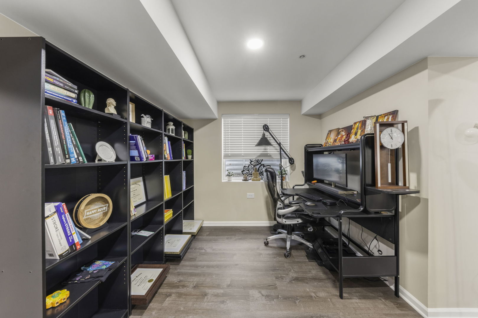 2220 Weatherbee Lane, Naperville, IL 60563