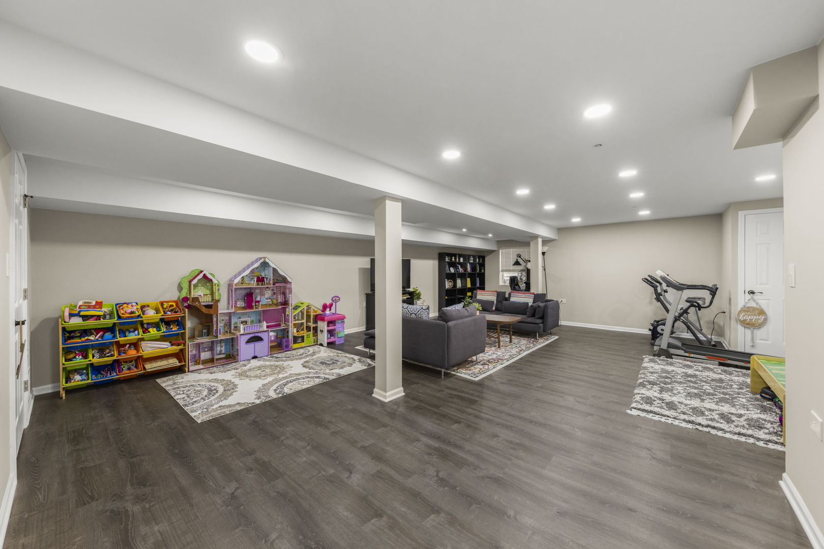 2220 Weatherbee Lane, Naperville, IL 60563