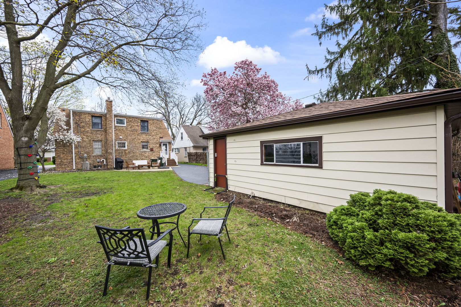 914 N Kennicott Avenue, Arlington Heights, IL 60004