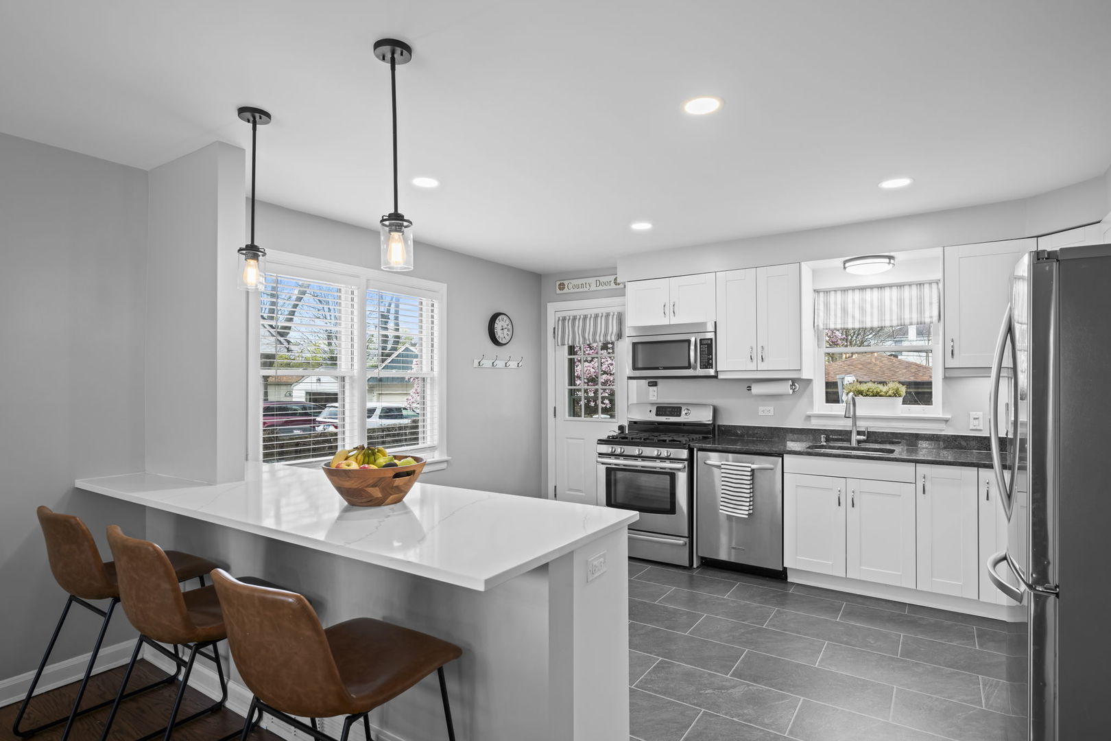 914 N Kennicott Avenue, Arlington Heights, IL 60004