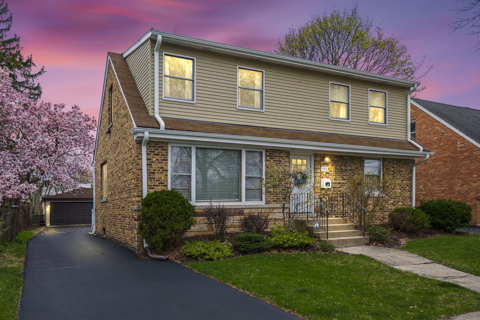 914 N Kennicott Avenue, Arlington Heights, IL 60004