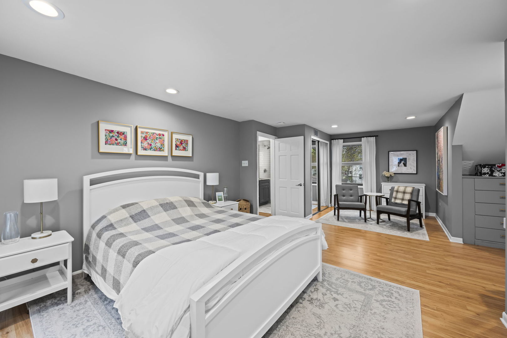 914 N Kennicott Avenue, Arlington Heights, IL 60004