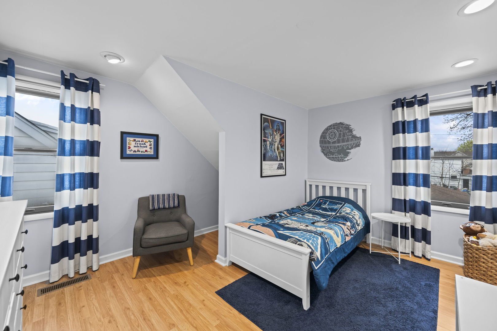 914 N Kennicott Avenue, Arlington Heights, IL 60004