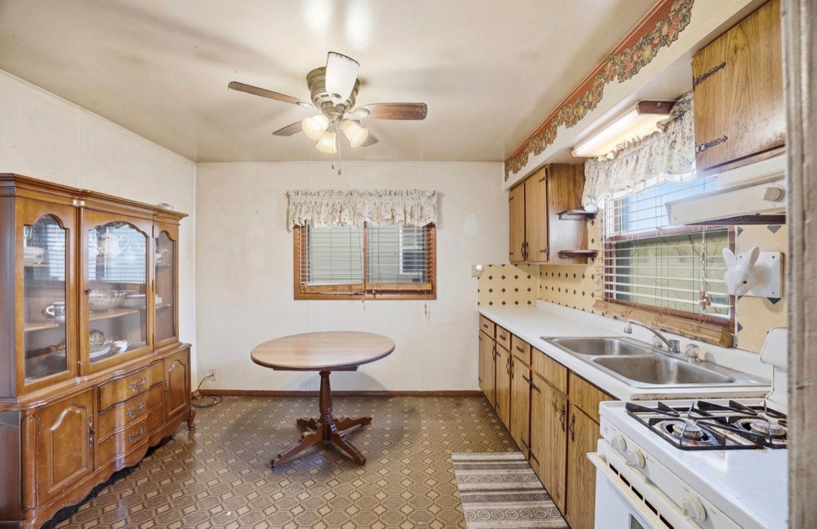 14024 S Manistee Avenue, Burnham, IL 60633