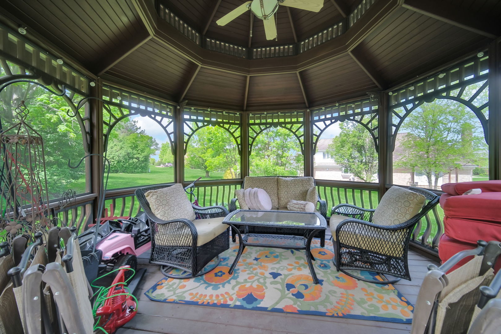 355 Trinity Lane, Oak Brook, IL 60523