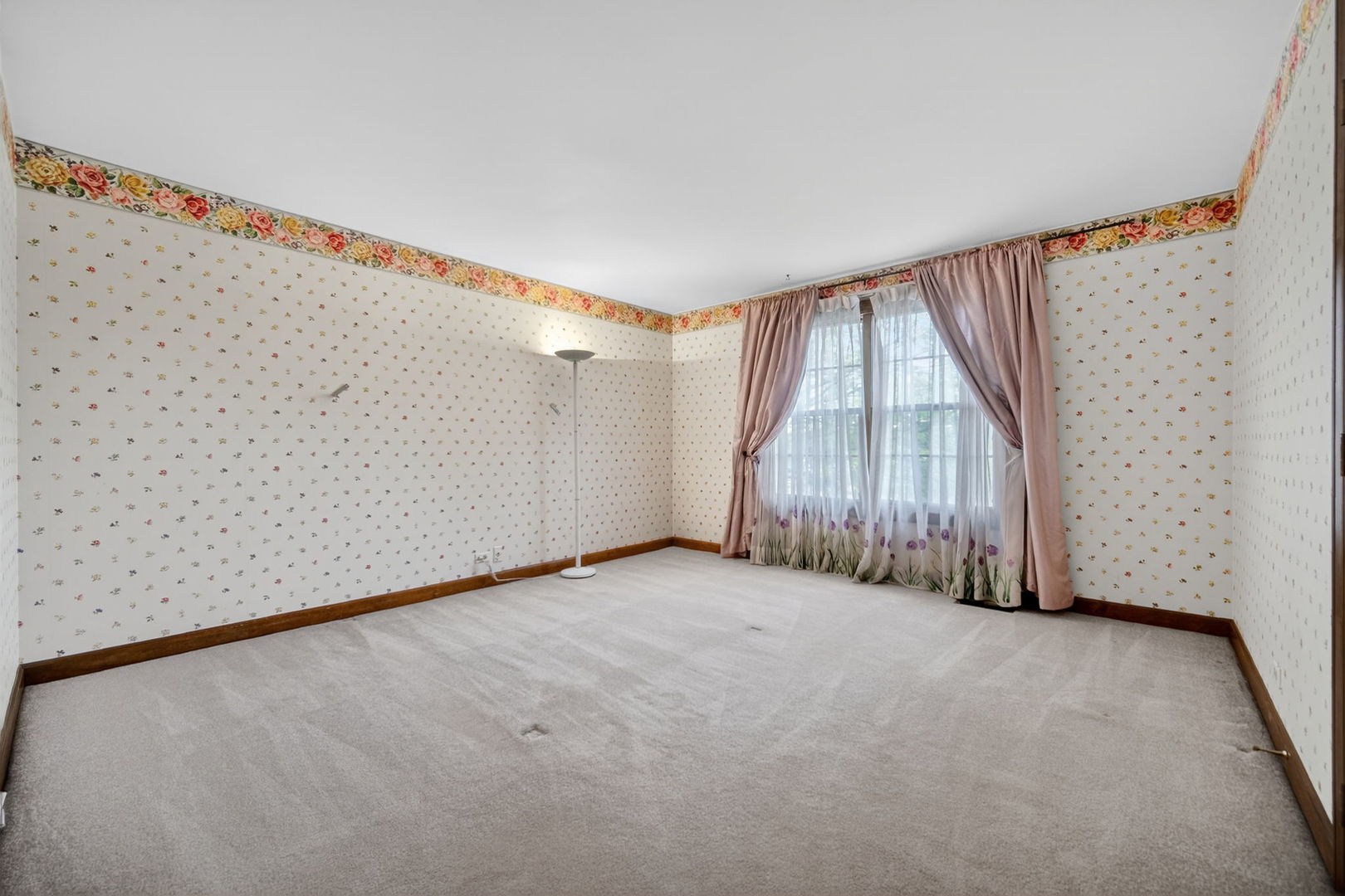 355 Trinity Lane, Oak Brook, IL 60523