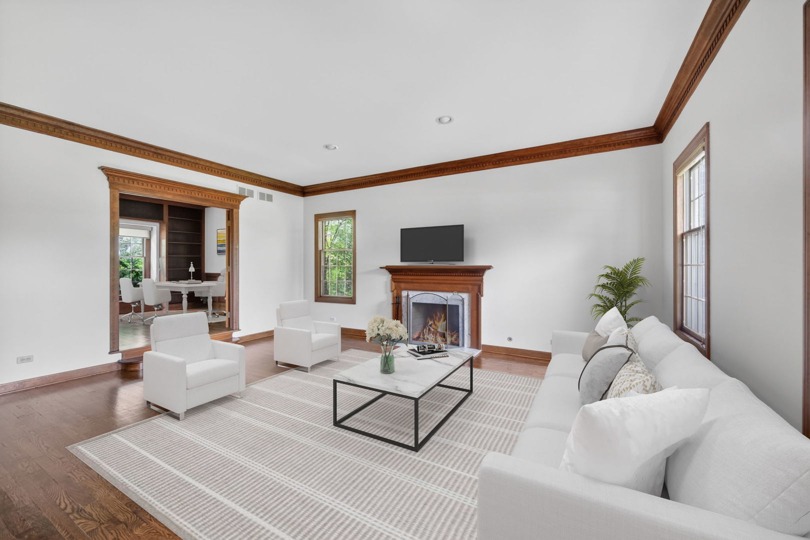355 Trinity Lane, Oak Brook, IL 60523