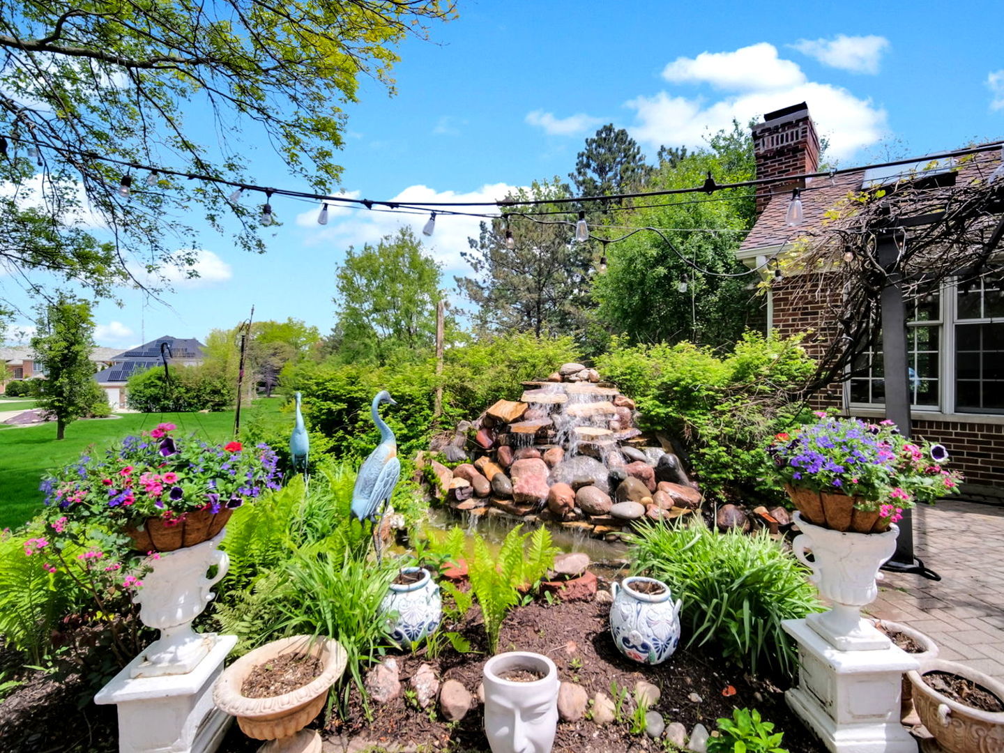355 Trinity Lane, Oak Brook, IL 60523