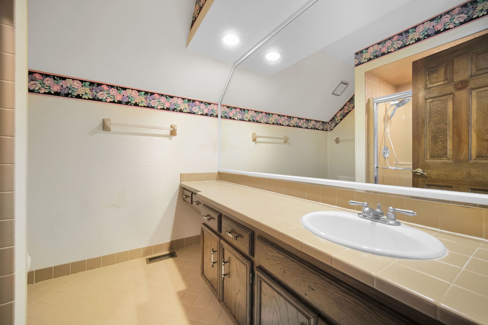 355 Trinity Lane, Oak Brook, IL 60523
