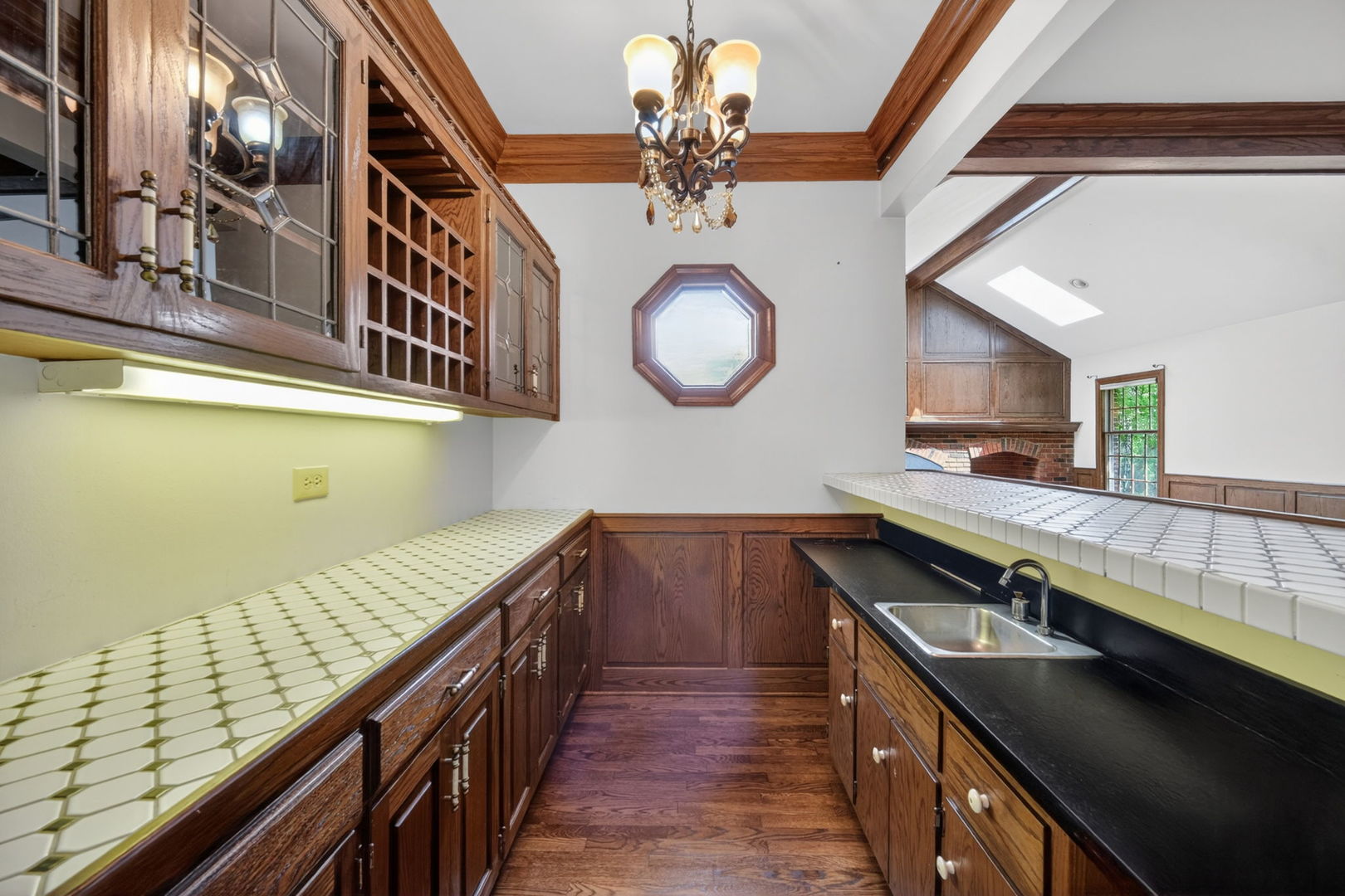 355 Trinity Lane, Oak Brook, IL 60523
