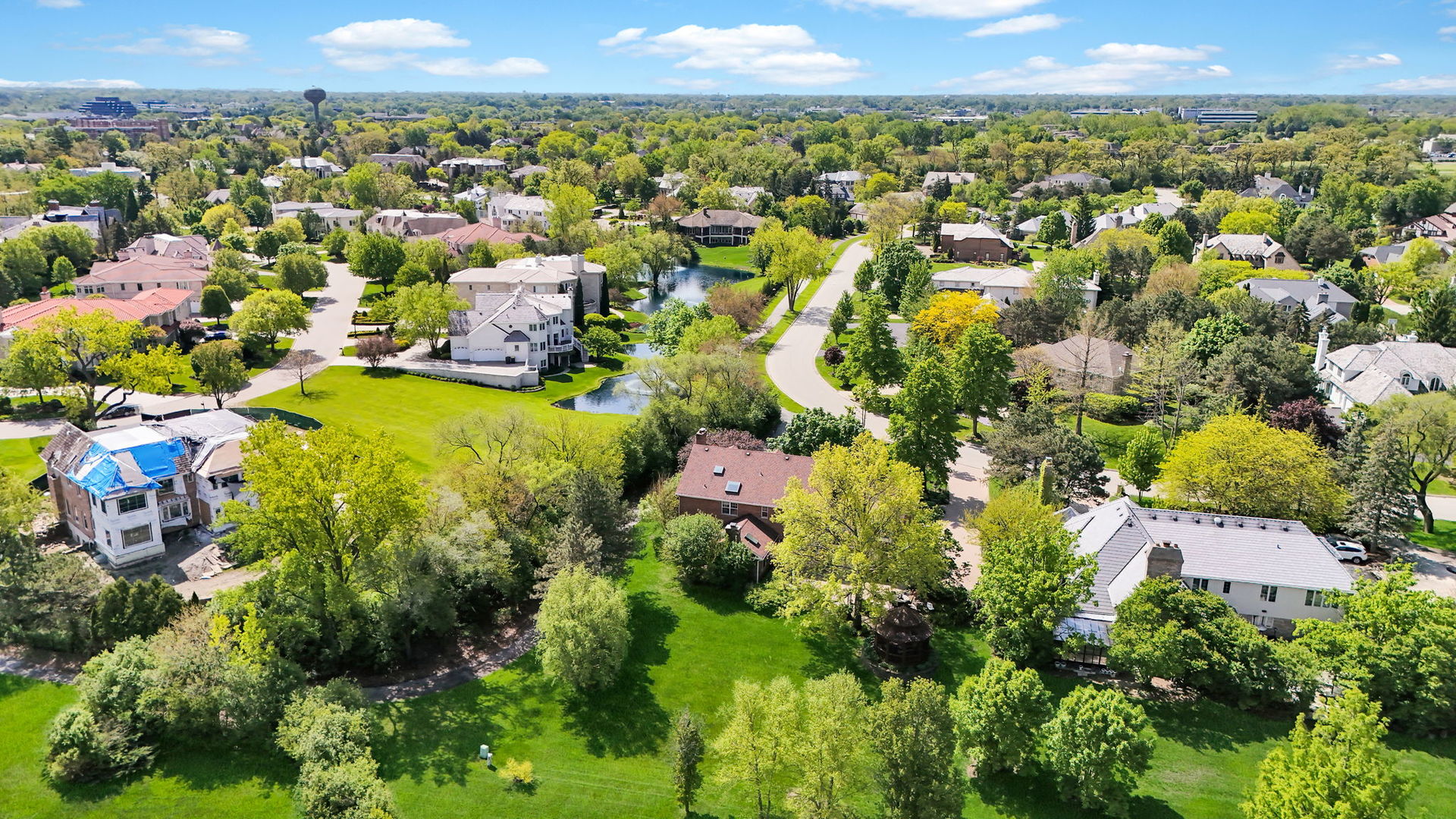 355 Trinity Lane, Oak Brook, IL 60523