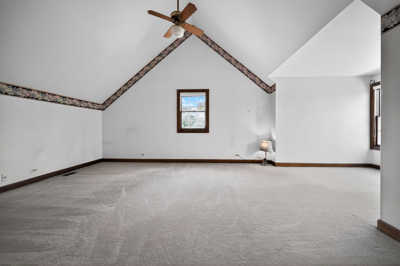 355 Trinity Lane, Oak Brook, IL 60523