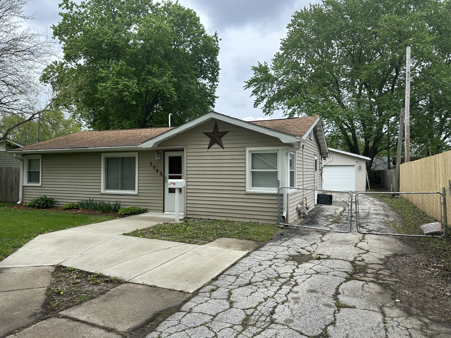 3543 William Street, Steger, IL 60475